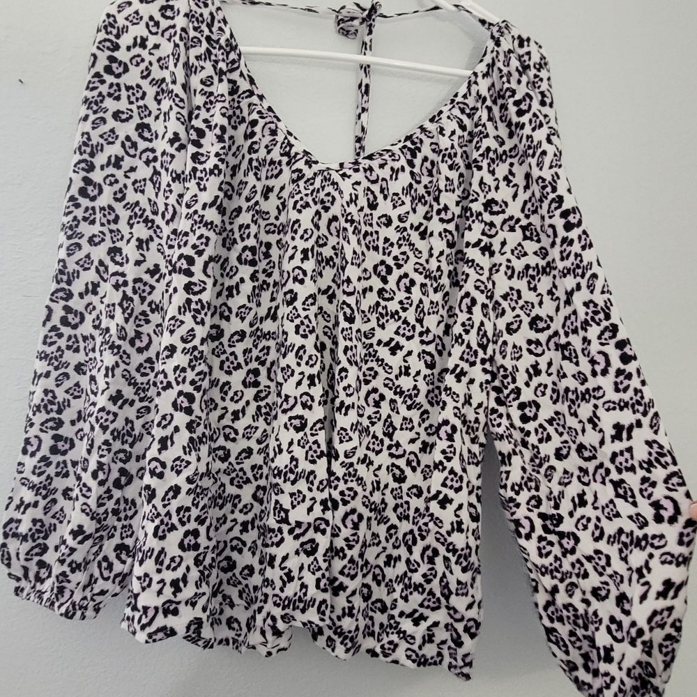 Blouse - Picture 2 of 3